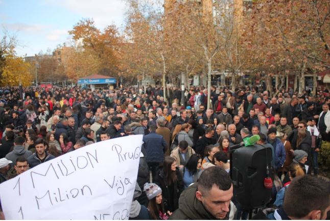 Albania’s government fulfills demands of boycotting students