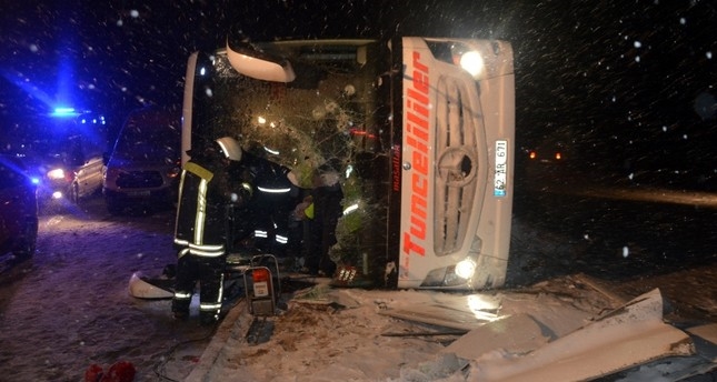 3 killed, 55 injured in 2 bus accidents in Turkey