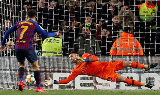 Barcelona hit Sevilla for six to ease into semi-finals