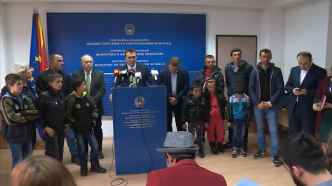 Veles Mayor Kocevski says that next time he will walk out of an Albanian – only press conference