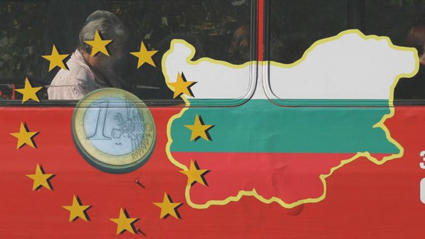 Bulgaria hopes to adopt euro by 2022