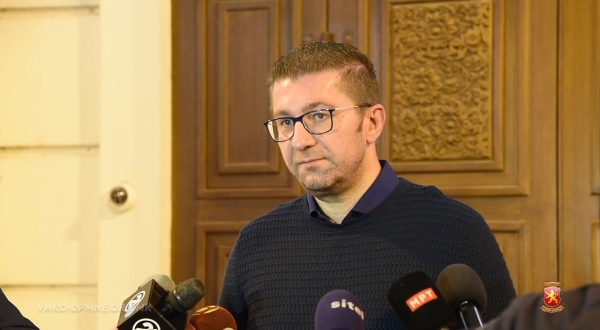 Mickoski meets with coalition partners to jointly demand early general elections