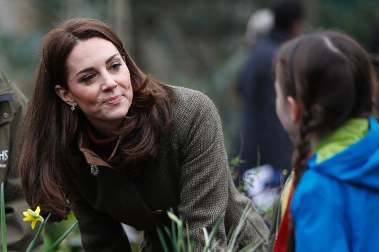 Kate Middleton stumped when girl asks if the Queen eats pizza