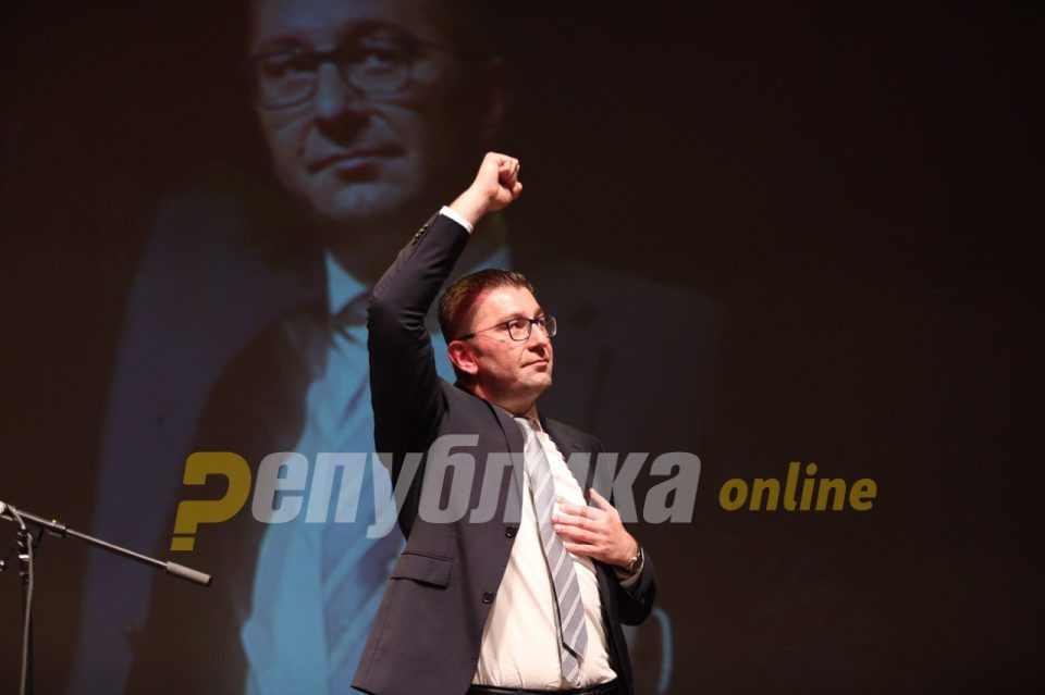 Mickoski blasts Zaev for using the name “North Macedonia”, demands the Parliament is dissolved on Monday