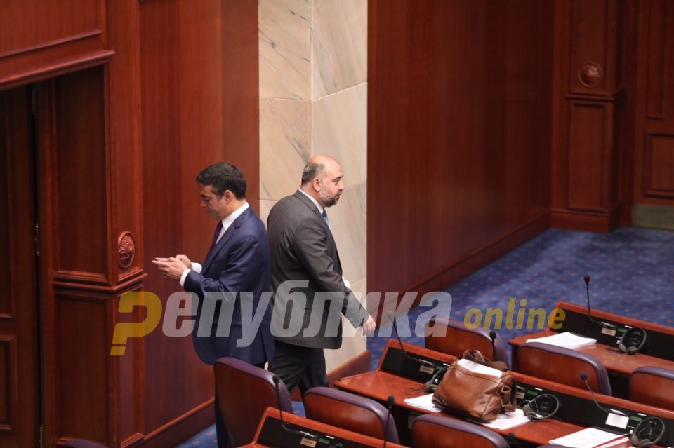 Parliament to discuss vote of no confidence for Nikola Dimitrov, early elections, new name referendum