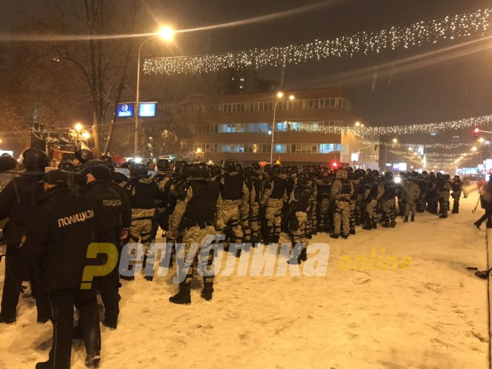 Two detained after a scuffle with the police in front of the Parliament