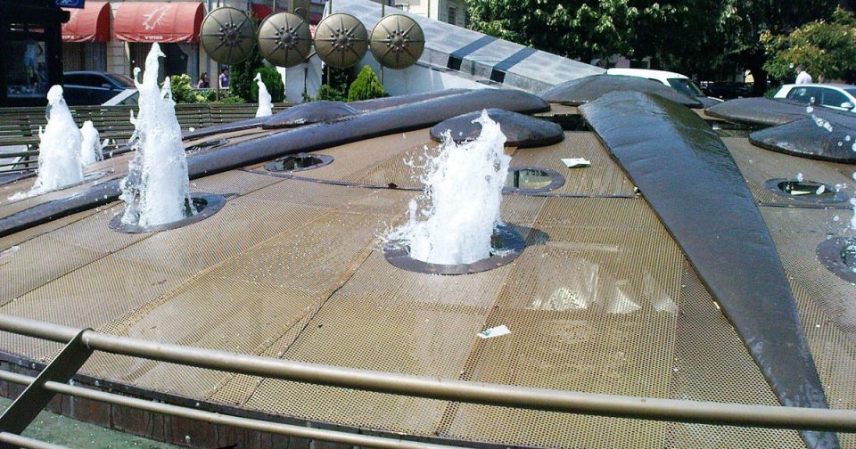 Thieves attempt to steal piece of a fountain dedicated to King Philip in Bitola