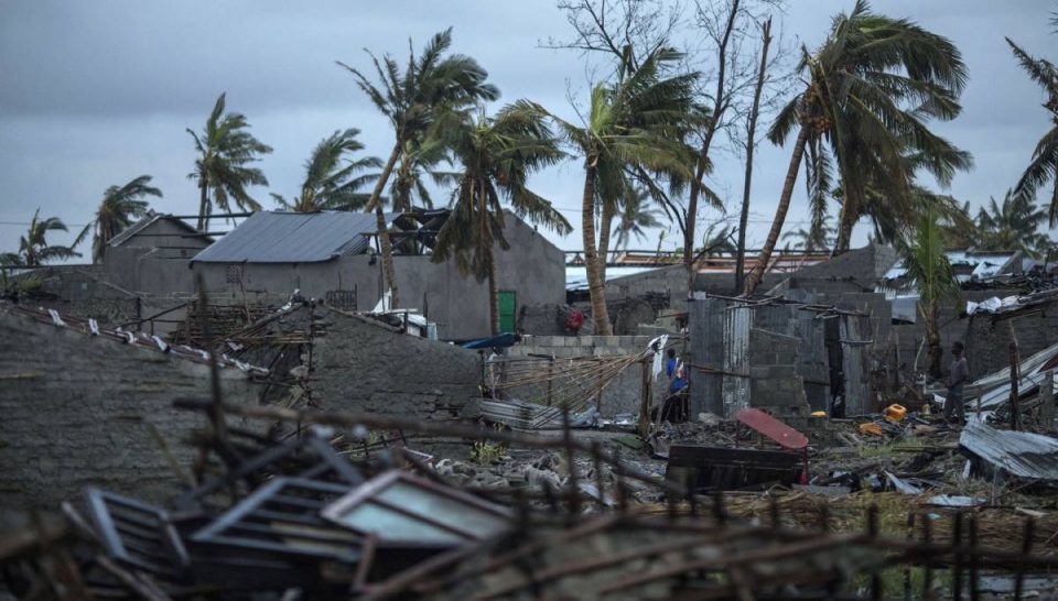 Hundreds dead or missing in devastation of Cyclone Idai