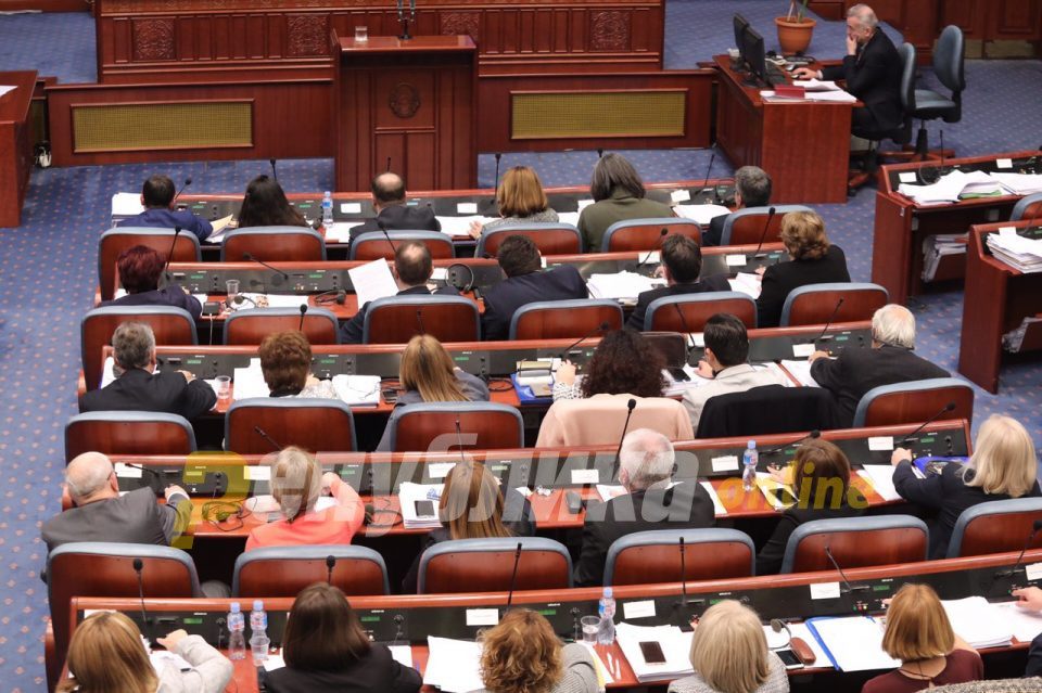 Parliament re-adopts several laws which President Ivanov refused to sign under the name “North Macedonia”