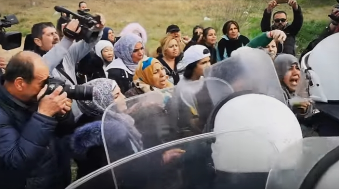 Macedonian police prepares to respond if migrant situation in Greece gets out of hand