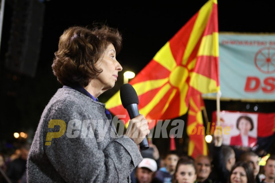 Siljanovska in Makedonski Brod: The Constitution must be dictated from within, not from outside