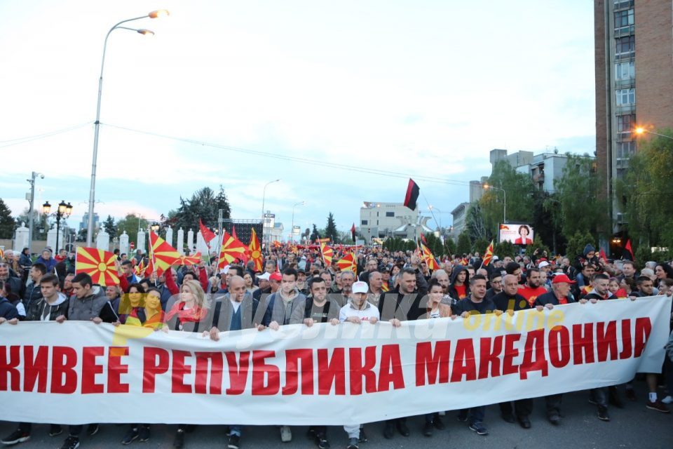 Mickoski calls on the boycott activists to help him bring down the Zaev regime