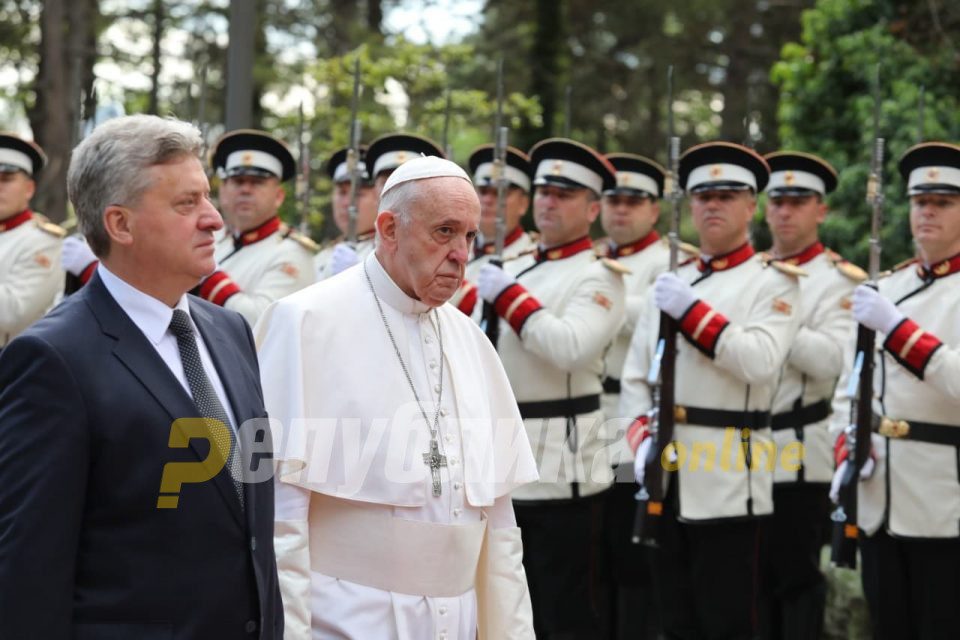 Pope Francis: Macedonia bridges East and West
