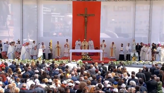 Pope Francis holds Holy Mass in Skopje’s main square