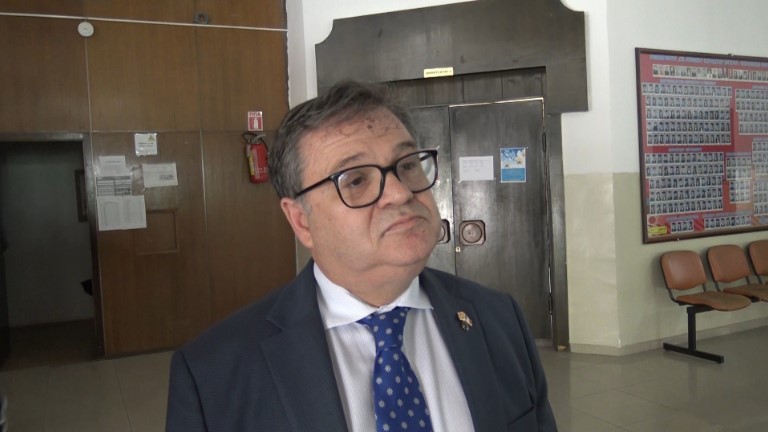 French Ambassador Thimonier when asked whether Macedonia will receive a date to open EU accession talks: I’m not an astrologist