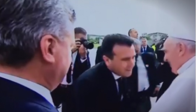 Pope Francis did not let Zaev kiss his hand