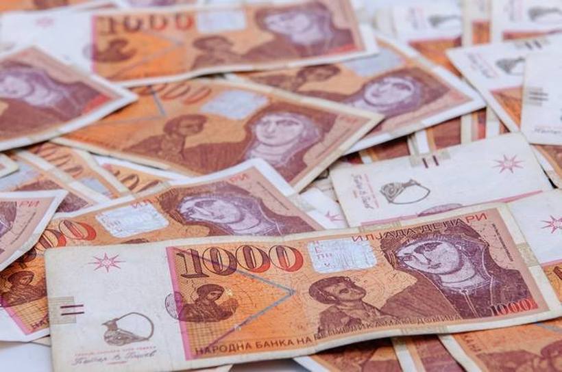 Albanian opposition party demands bilingual banknotes