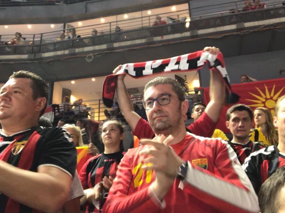 Hristijan Mickoski celebrates with Vardar fans in Cologne