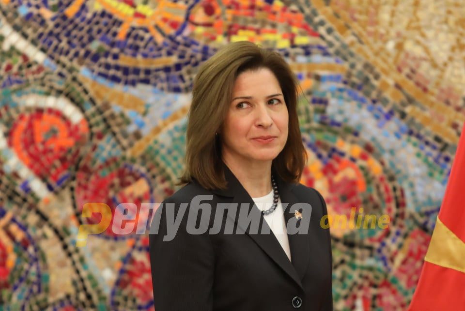 New US Ambassador Kate Byrnes presents her credentials to Pendarovski