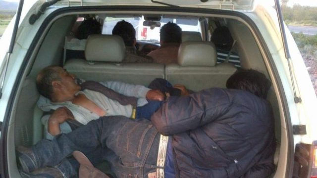 Police stops trafficker with 24 migrants from Afghanistan, Pakistan and Bangladesh