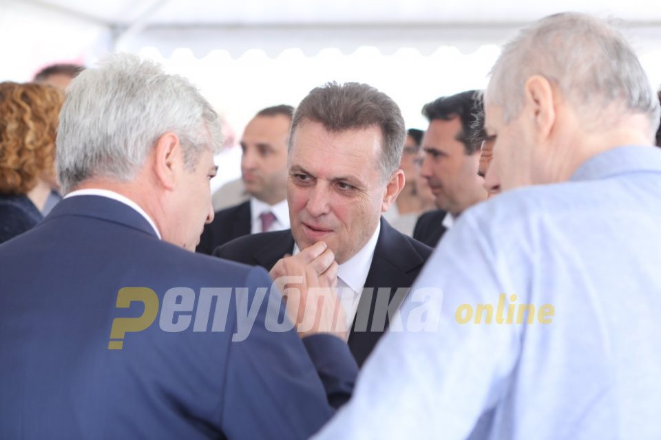 Government tries to find work for 1.000 idle ethnic Albanian public sector employees