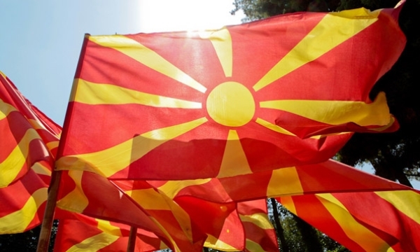 Macedonian friends, do not give up, confront the quisling!