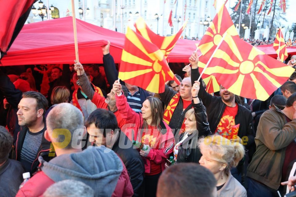 Latest poll shows VMRO far ahead of SDSM, but also reveals a cloud of fear over the voters