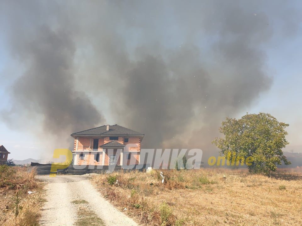 Fire spreading through Bardovci, north of Skopje