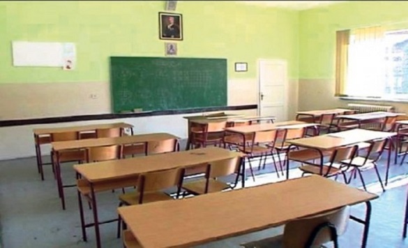 Teacher salary in Macedonia is 352 euros, in Kosovo – 549 euros