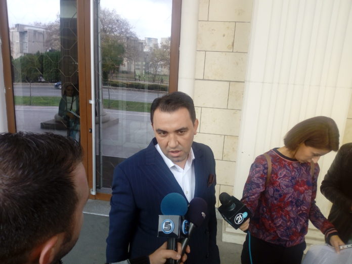Zaev’s supporters in the media attack his own model of Albanian language use, in an attempt to hit out at Nikola Gruevski