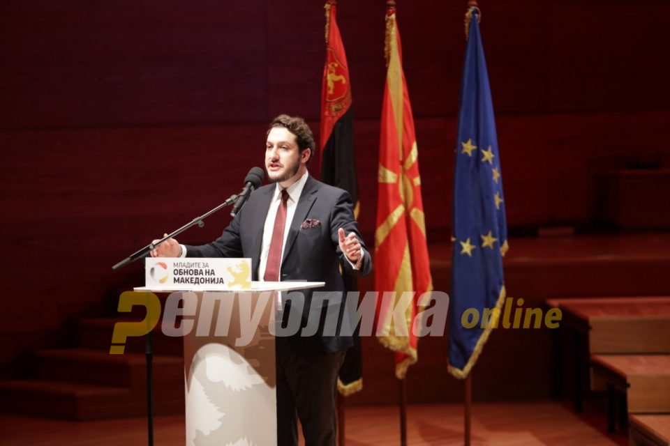 Javier Hurtado Mira: Hristijan, you are our leader! We want you to come to Brussels as the new Prime Minister and bring Macedonia into the EU