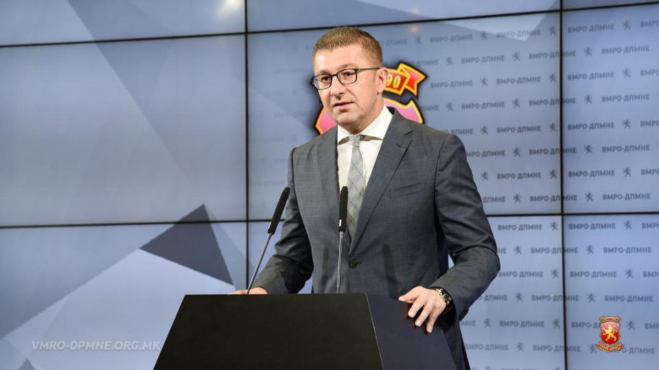 Mickoski calls on SDSM and DUI to accept amending the Albanian language law