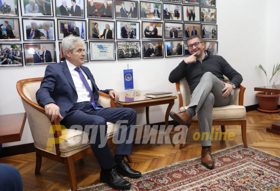 Mickoski, satisfied with the meeting with Ahmeti, expects a fruitful meeting with the outgoing Prime Minister