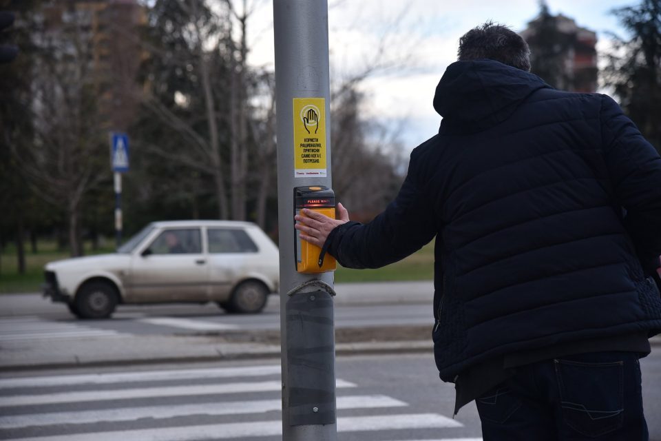 Skopje Mayor Silegov calls a press conference to reveal a new pedestrian crossing button