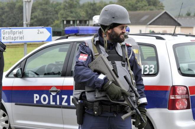 Austria to send police officers to Hungary-Serbia border