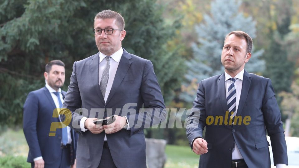 Mickoski to present a plan to overcome possible political crisis at leaders’ meeting