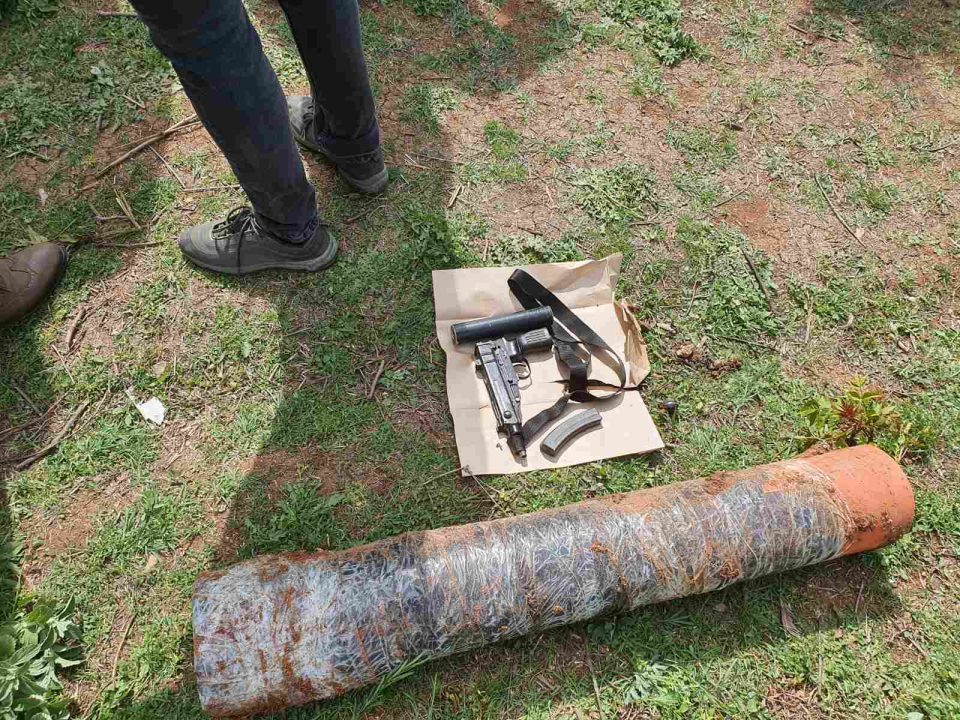 Cache of guns and heroin found buried in Skopje