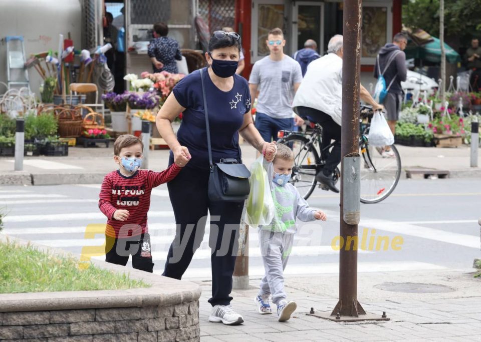 557 people caught without face masks in past 24 hours