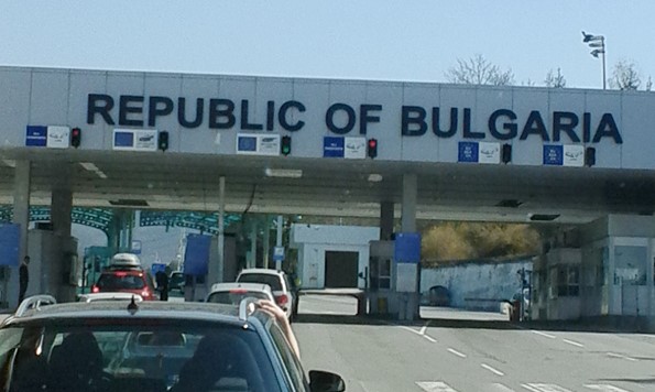 Bulgaria closes border with Macedonia because of the coronavirus crisis