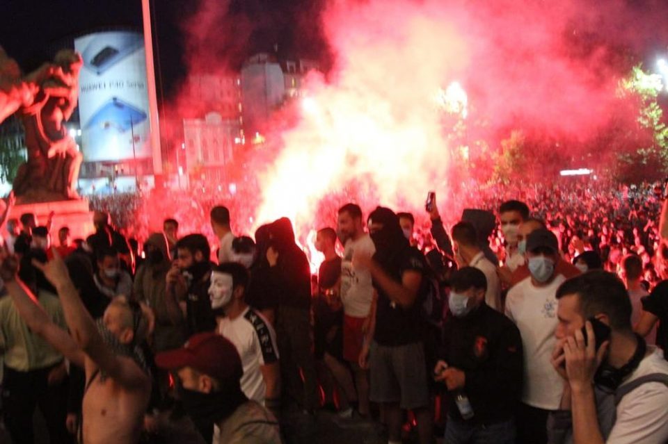 Protesters in Belgrade break into Serbian parliament