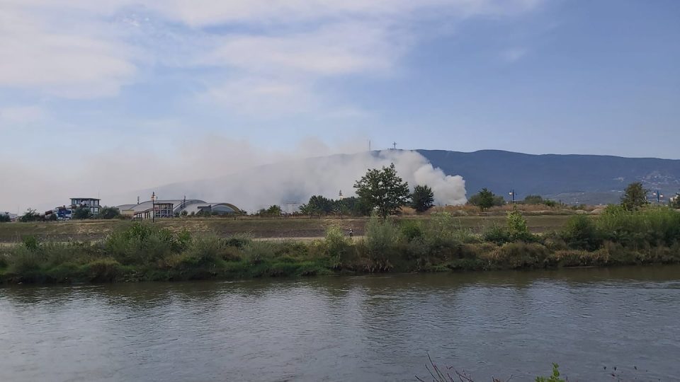 Landfill near Boris Trajkovski Arena is burning