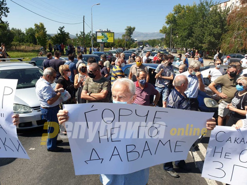 “Stop the urban mafia!”: Gjorce Petrov residents demand change of the detailed urban plan (PHOTO GALLERY)