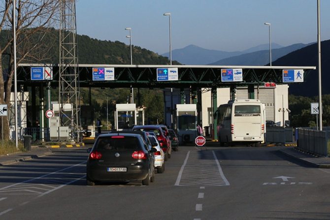 Increased traffic at Macedonia-Kosovo border after PCR test requirement was lifted