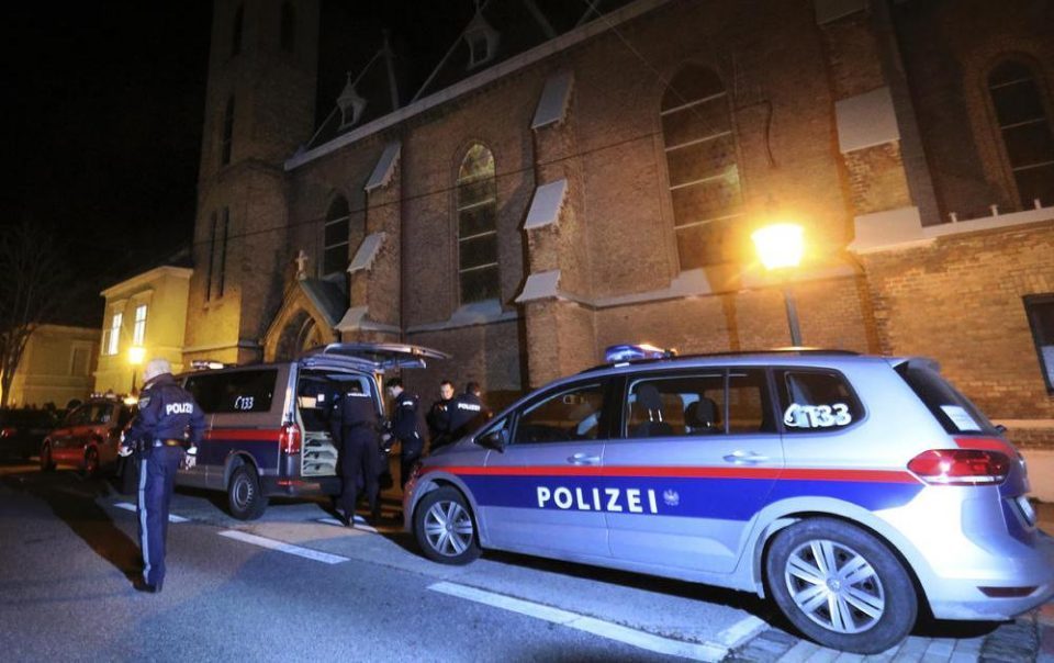 German police raids Islamists possibly linked to the Vienna attacker