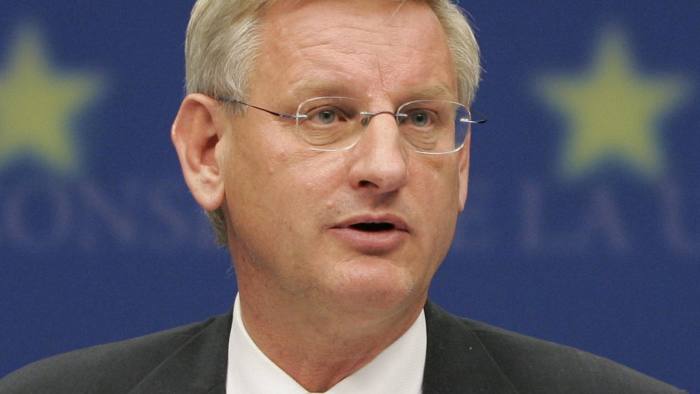 Carl Bildt criticizes Bulgaria for vetoing Macedonia