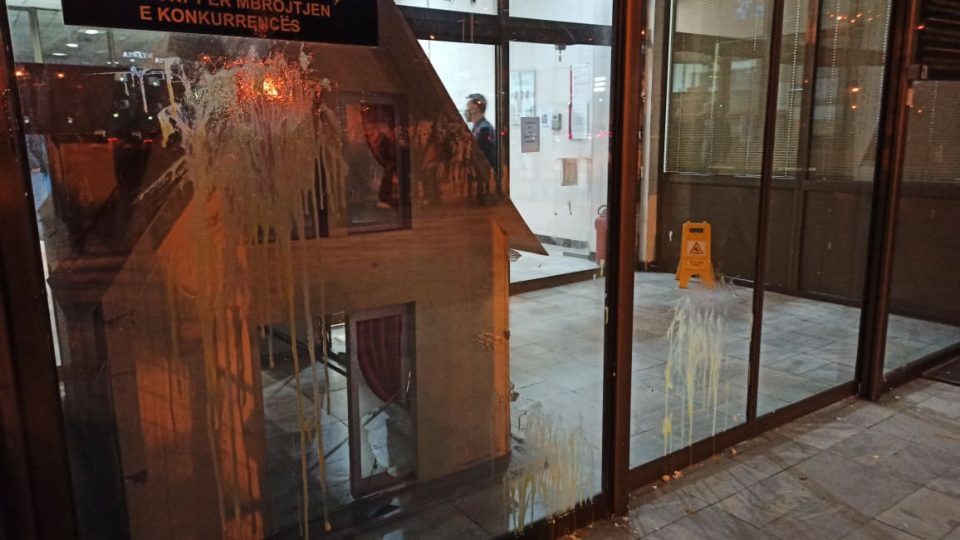 Eggs thrown at Education Ministry building during protest of high school students demanding to cancel the state examination exam