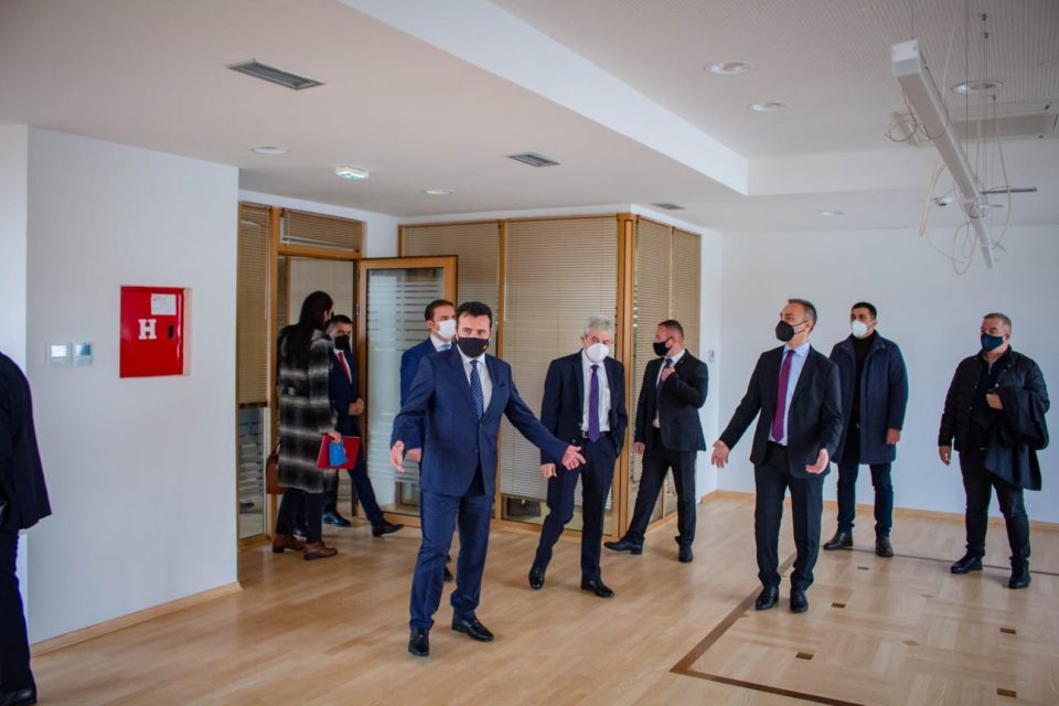 Zaev inaugurates one of the “baroque” buildings he used to throw paintballs at