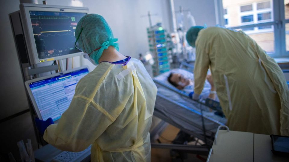 609 patients treated in hospitals throughout Macedonia, 6,143 active COVID-19 cases