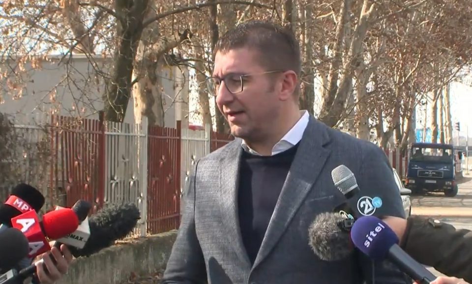 Mickoski urges Zaev to go ahead with the identity cards law