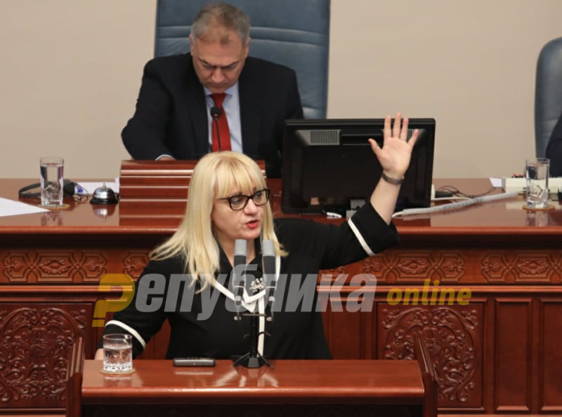 Deskovska: Neither the Constitution, nor the “Prespa” agreement bans the use of the name “Macedonia”